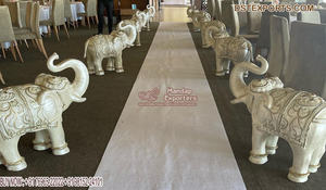 เสาประดับทางเดินงานแต่งงานสีทองคลาสสิก ขายดีสำหรับงานแต่งงานแบบดั้งเดิมทั้งในร่มและกลางแจ้ง พร้อมกระถางดอกไม้ - Product Image 5