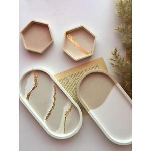 Plateaux décoratifs élégants en résine, design ovale et rond pour la décoration de la maison - Product Image 4