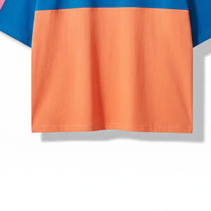 เสื้อยืดคอกลมทรงคลาสสิกสำหรับผู้ชาย ทรงบ็อกซี่ พร้อมดีไซน์เพิ่มความกว้างบริเวณอกและแขนเสื้อเพื่อความสบายในสไตล์ทันสมัย - Product Image 3