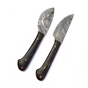 Ensemble de chef de cuisine en acier damas fait à la main couteau en acier au carbone personnalisé de haute qualité avec gaine métallique pour la coupe - Product Image 6