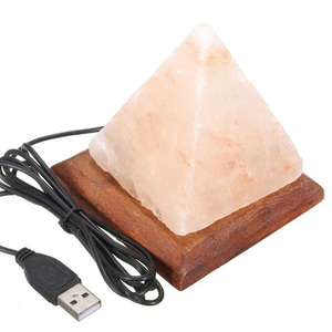Lampe en sel rose de l'Himalaya naturel raffiné en forme de pyramide, emballée dans un sachet ou une bouteille - Product Image 1