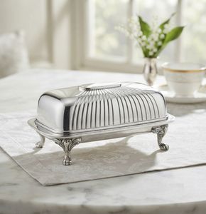 Beurrier en argent avec couvercle rabattable, design classique, vaisselle en métal poli pour la cuisine et les fêtes - Product Image 1