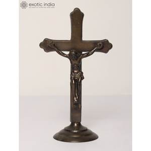 Crucifijo de 9 pulgadas, estatua de latón de cruz cristiana con Jesucristo para el hogar y regalos, artículo hecho en La India - Product Image 1