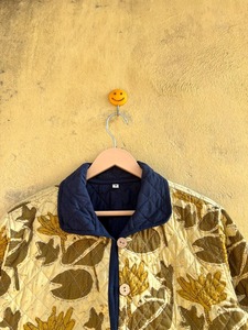 Chaqueta acolchada con estampado floral amarillo para mujer, manga corta, longitud tres cuartos, cuello vuelto, estilo otoñal - Product Image 3