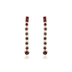 ต่างหูแบบห้อยทรงเส้นตรง เงินแท้ 925 ประดับพลอยโกเมนสีแดงแท้ ดีไซน์ทรงแท่ง เรียบหรู สง่างาม เหมาะสำหรับงานกลางคืน - Product Image 1