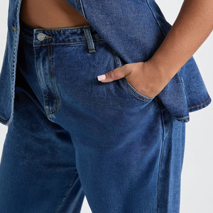 Vaqueros de mezclilla de mujer de talla grande personalizados, de cintura alta y pierna ancha, con cierre de botones, azul lavado a la piedra, estilo casual de primavera - Product Image 3