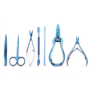 Kit d'outils de beauté avec pinces à ongles, ciseaux, poussoirs, tondeuses et pinces à sourcils ensemble d'outils de pédicure de haute qualité - Product Image 2