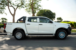 NOUVEAU ISUZU D-MAX CREW CAB 4x4 2026 À TRANSMISSION AUTOMATIQUE À VENDRE - Product Image 3