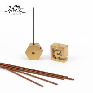 Ensemble de porte-encens géométriques en laiton, design hexagonal et carré, brûleur à bâtonnets moderne, support d'encens minimaliste en métal, décoration d'intérieur - Product Image 1