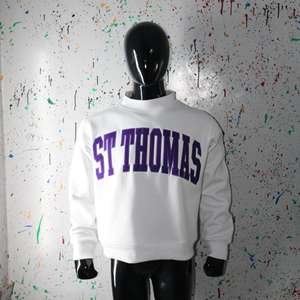 Sudadera ST THOMAS WHITE con cuello alto, 100% PURPEL, con apliques bordados, cuello ancho, hilos finos - Product Image 3