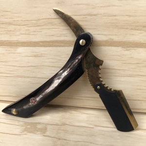 Navaja de Afeitar Profesional de Acero Inoxidable de Alta Calidad para Barbería, para Barba y Cabello Liso - Product Image 1