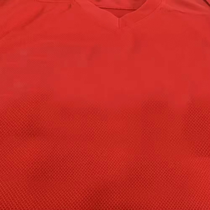 เสื้อฮอกกี้น้ำแข็งคุณภาพสูงขายส่ง เป็นมิตรกับสิ่งแวดล้อม ระบายอากาศได้ดี แบบยูนิเซ็กซ์ สั่งทำได้ MOQ ต่ำ วัสดุโพลีเอสเตอร์ 100% พิมพ์ลายสั้น - Product Image 6