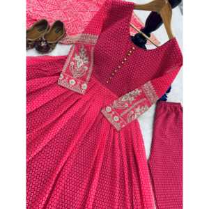 Conjunto de vestido de fiesta para mujer de diseñador elegante Pent y Dupatta incluidos - Product Image 2