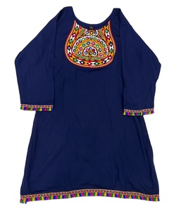 Rayonne lourde pour femme avec dentelle Gamthi et travail en miroir Readymade Kurta Model - Product Image 2