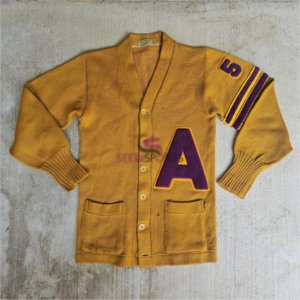 เสื้อคาร์ดิแกนผู้ชาย แบรนด์หรู ทรงเข้ารูป แขนยาว คอวี แต่งกระดุม ลายแจ็คการ์ด สไตล์ลำลองสำหรับวิทยาลัย  พร้อมปักโลโก้ตามสั่ง  กำลังเป็นที่นิยม - Product Image 4