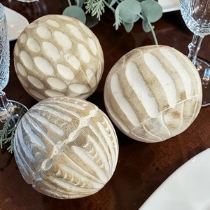 Ensemble de 3 boules décoratives en bois artisanales pour remplir les bols, centre de table de style farmhouse, décoration intérieure - Product Image 3