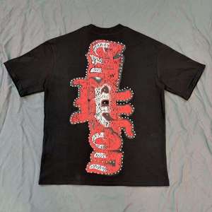 เสื้อยืดผู้ชายคุณภาพสูงจากปากีสถาน ลายกราฟิกเทวดาฮิปฮอป พิมพ์ลายนูน 100% ผ้าฝ้าย ทรงปกติ สไตล์สตรีทแฟชั่น - Product Image 6