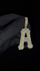 จี้ห้อยคอฮิปฮอปทรงเสน่ห์ประดับมอยส์ซาไนต์ชุบโรเดียมเงินแท้ 925 คุณภาพสูง สั่งทำได้ตามตัวอักษรชื่อ A-Z สำหรับผู้ชาย - Product Image 2