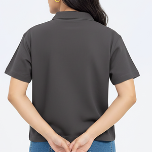 เสื้อถักผ้าฝ้ายสีดำสำหรับผู้หญิง แขนสั้น สวมใส่สบาย ระบายอากาศได้ดี พิมพ์ลายดิจิตอลโลโก้ด้านหน้า ขายส่ง - Product Image 2