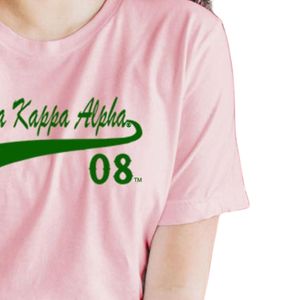 Camiseta de verano de ajuste holgado con estampado de hoja de hiedra 08 y letras griegas, de manga corta, informal, para mujer, ropa de hermandad, color rosa. - Product Image 6