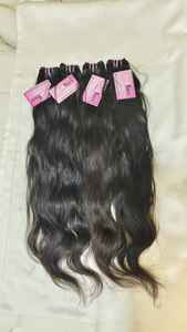 Cabello Humano Indio Virgen en Trama, 28 Pulgadas, Textura Ondulada Natural, Grado Remy, Cutícula Alineada en la Misma Dirección, 100 Gramos por Paquete - Product Image 5