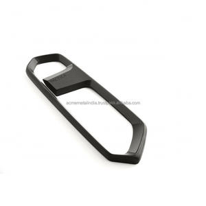 Abrebotellas moderno con mango de madera y abridor chapado en oro Accesorio de barman de calidad premium Diseño elegante y duradero - Product Image 6