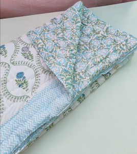 Couette d'hiver réversible en coton biologique de luxe à imprimé floral, faite à la main, garnissage en coton doux, taille King, couverture matelassée - Product Image 6