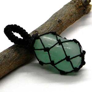 จี้หินแคลเซโดนีสีเขียวทำมือ เงินแท้ 925 ชุบทอง 18K สร้อยคอ unisex เครื่องประดับอัญมณี รับรองโดย IGI ขายส่ง - Product Image 2