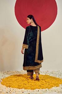 Conjunto de 3 Piezas para Mujer Ramdev Trading (Top, Pantalón y Dupatta) de Terciopelo con Estampado Digital, Secado Rápido, Estilo Moderno, para Todas las Temporadas, Diwali - Product Image 4