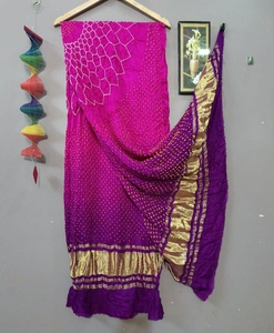 Elegante Dupatta de Seda Gajji con Diseño Bandhej para Combinar con Lehenga, Traje y Saree - Product Image 1