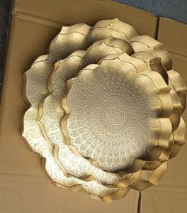Tazón Decorativo Redondo de Metal con Interior Dorado y Detalles de Cuentas, Estilo Glamuroso, Platos y Vajilla Hechos a Mano - Product Image 6