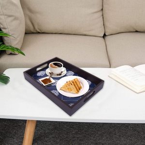Ensemble de 3 plateaux de service en bois laqués imperméables avec motif floral bleu, plateau de service décoratif pour le petit-déjeuner, le thé et le café - Product Image 3
