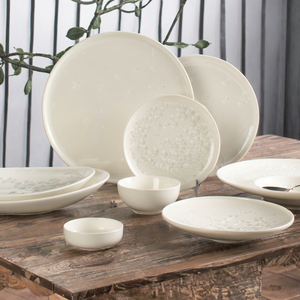Vajilla de Porcelana Blanca Sostenible, Platos con Diseño Moderno de Copos de Nieve Cristalizados, Hechos en Horno - Product Image 3