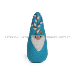 Adorable Gnome de jardin léger en feutre de laine Gnomes de Noël fabriqués au Népal Cadeau nordique fait main pour étagères de Noël Décor de cheminée Elfe - Product Image 3