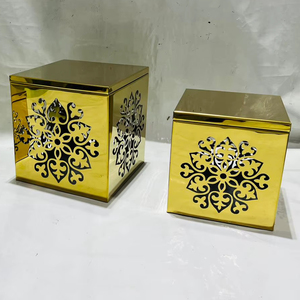 Juego de Soportes Decorativos Modernos de Acero Inoxidable, Diseño Floral Dorado, Cuadrados, Multifuncionales, para Exhibición de Alimentos y Frutas - Product Image 1
