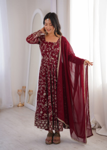 Accessoires vestimentaires, Vêtements ethniques, Autres vêtements régionaux, Robe Anarkali en faux georgette à sequins épais, Bas en crêpe, Dupatta (AU 5024) - Product Image 1