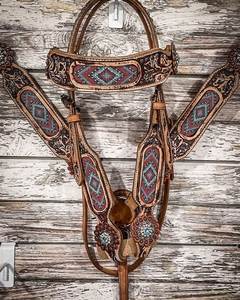 2026 Ensemble complet de harnais de cheval en cuir Western fait main, en cuir huilé clair, à motifs floraux et surpiqûres blanches, comprenant fronture et peitorale, équipement d'équitation - Product Image 2