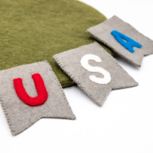 Guirnalda de Fieltro Hecha a Mano con la Bandera de EE. UU. para el 4 de Julio, Decoración Patriótica del Día de la Independencia, Decoración para el Hogar y Fiestas de Comercio Justo - Product Image 1