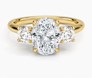 Bague de fiançailles pour femme avec diamant ovale et diamants princess sur les côtés, diamant de laboratoire classique - Product Image 2