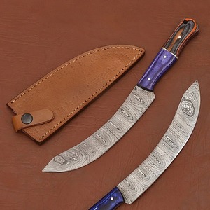Cuchillo de Chef Damascus Spirit – Cuchillo de Filetear Artesanal para un Corte Preciso, Hoja con Punta Trailing, Mango de Madera con Pernos de Latón - Product Image 4