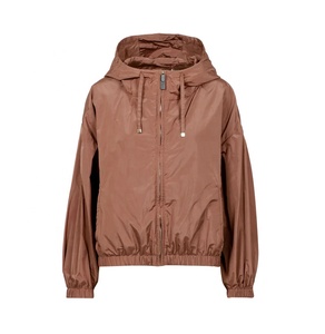 2025 nuevo estilo de moda ligero Anorak con capucha a prueba de viento chaqueta cortavientos para mujer de talla grande Color bloque chaqueta a prueba de viento para mujer - Product Image 1