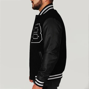 Chaqueta universitaria negra personalizada de alta calidad para hombre con parche de letra B, mangas de cuero, puños a rayas y cierre de un solo botón, estilo béisbol. - Product Image 4