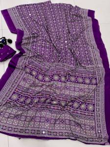 Hermoso Sari con Estampado Ajrakh y Trabajo de Espejos Reales - Product Image 5