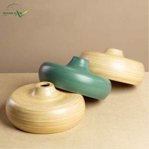 Abat-jour en bambou Flow Form, design en spirale artisanal, style moderne minimaliste, couverture de lampe d'intérieur, écologique - Product Image 1