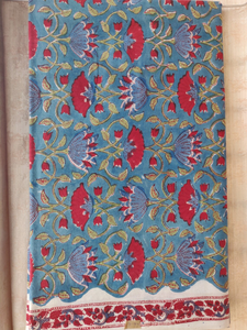 Tissu en coton indien traditionnel multicolore avec imprimés faits à la main au mètre pour la confection et l'artisanat de vêtements féminins - Product Image 3