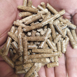 Pellets de Madera de Primera Calidad en Bolsas de 15 kg, Forma de Barra, Calorías 4500J, Humedad 12%, Cenizas 7%, Diámetro 6-8 mm, para Combustible de Cocina, Venta al por Mayor - Product Image 1