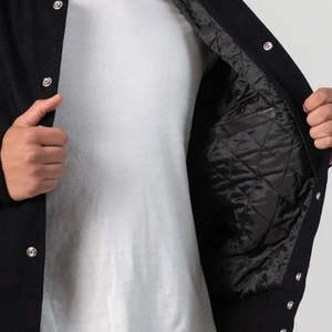 Veste universitaire décontractée pour homme avec logo personnalisé, coupe-vent, respirante, imperméable, impression par décharge, fermeture éclair frontale, qualité OEM supérieure - Product Image 4