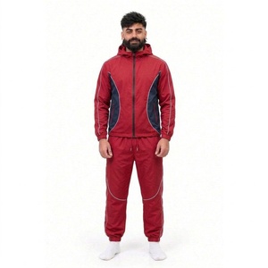 Ensemble de survêtement rouge à capuche pour homme, manches longues, style sportif bicolore, respirant, en polyester, coupe classique avec poches latérales - Product Image 1