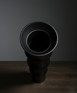 Vase à fleurs moderne en aluminium coulé noir mat, design bambou côtelé, vase pilier minimaliste moderne pour la décoration de la maison et du bureau - Product Image 3