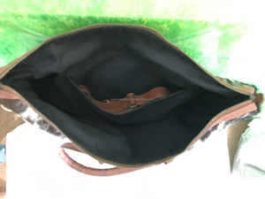 กระเป๋าถือหนังแท้ลายขนสัตว์ พร้อมซิปปักลาย  สำหรับผู้หญิง รุ่น LHTB-0074 - Product Image 4